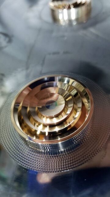 レンズ加工の様子