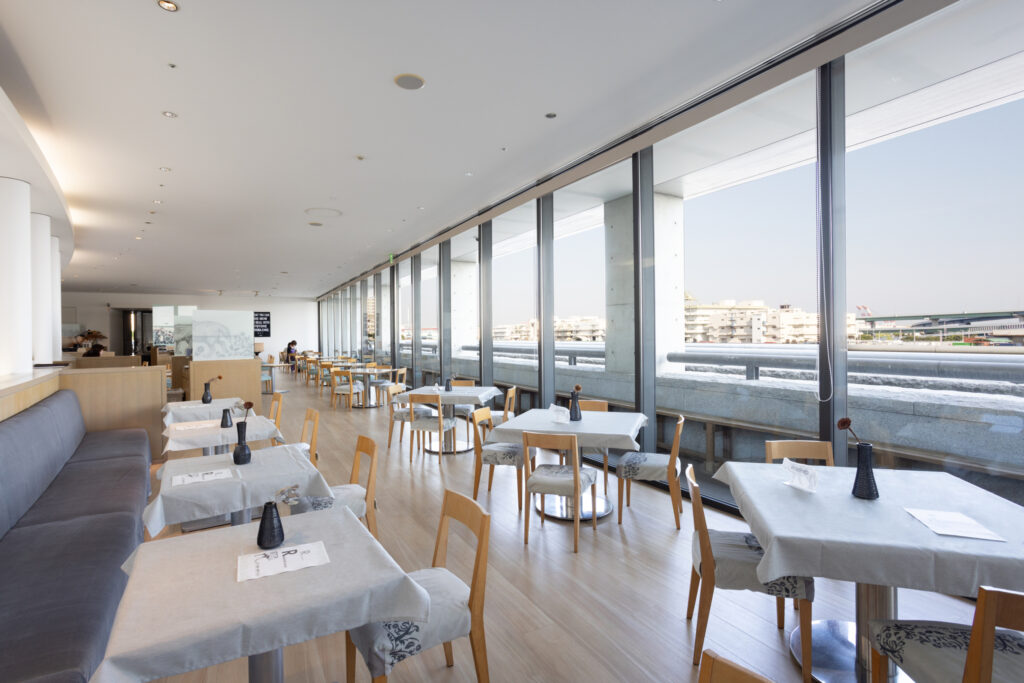 兵庫県立美術館２F Restaurant Rokumeisaryu