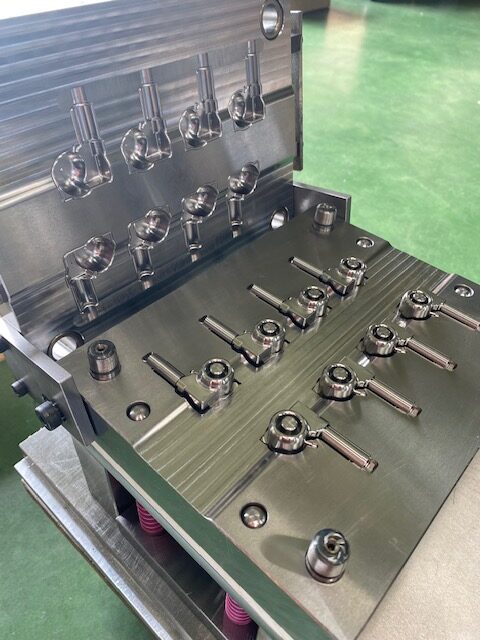 ゴム金型